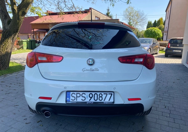 Alfa Romeo Giulietta cena 34500 przebieg: 177032, rok produkcji 2011 z Żory małe 596